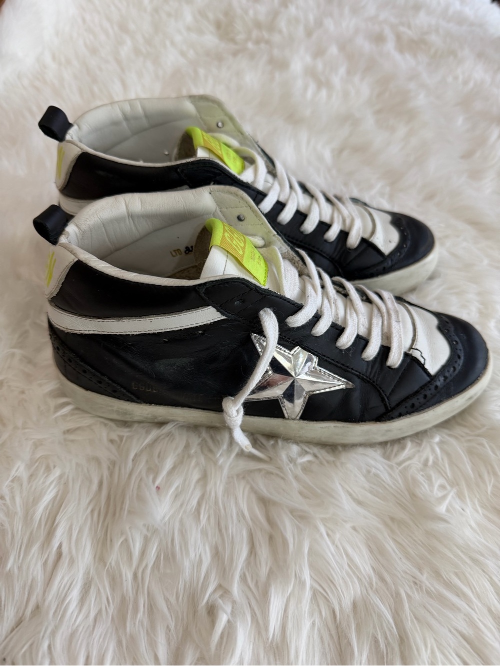 Golden Goose Mid Star GGDB/PRIVATE EDT
Sneakers - Size 36 US 6